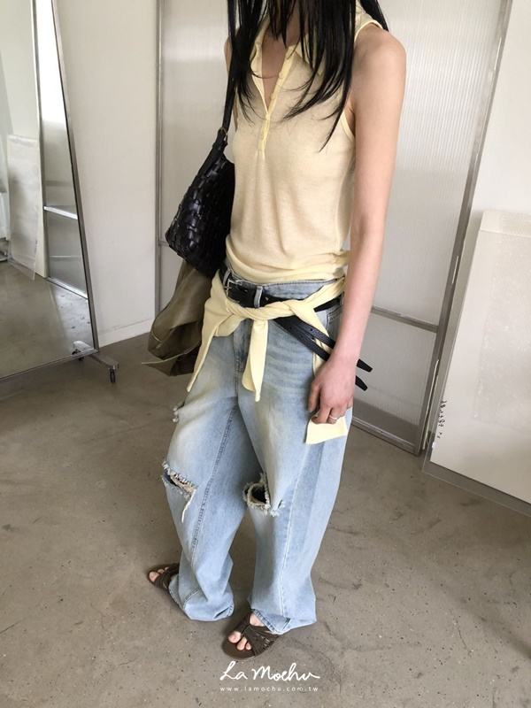 排釦翻領無袖透膚上衣